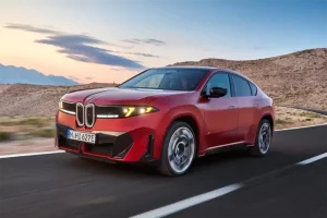 BMW представила купеподібний кросовер iX4