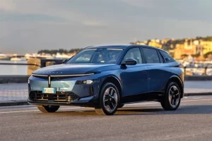 Lancia повністю розсекретила кросовер Gamma