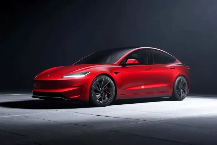 Tesla Model 3 вчергове оновилася